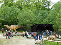 Dinopark – nur 4 km von uns entfernt.